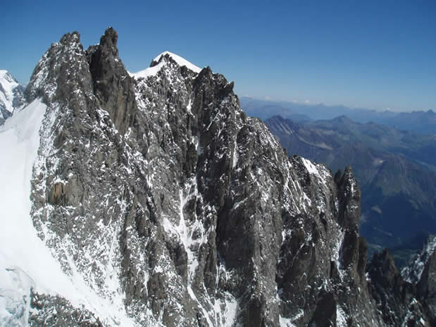 Aiguille Blanche de Peuterey; Pointe Gussfedt (4112 m) foto Tomaž Jakofčič